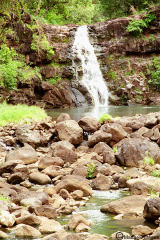 Waterfall.JPG (68994 bytes)