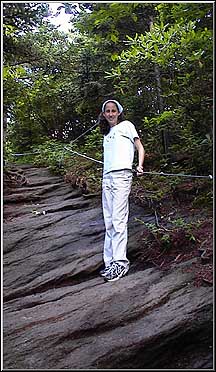 RopeClimb2Web.jpg (35825 bytes)